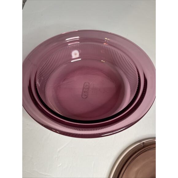 Vision Corning Ware V-31-B - 1 Quart Cranberry Round Casserole Cookware With Lid - Picture 4 of 7